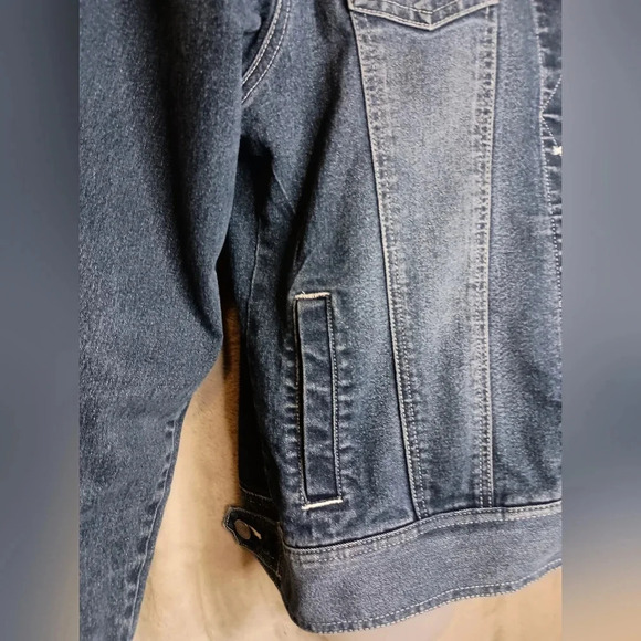WRANGLER‎ Rhinestone Studded Denim Jean Jacket Size Medium (#979) - Picture 2 of 7